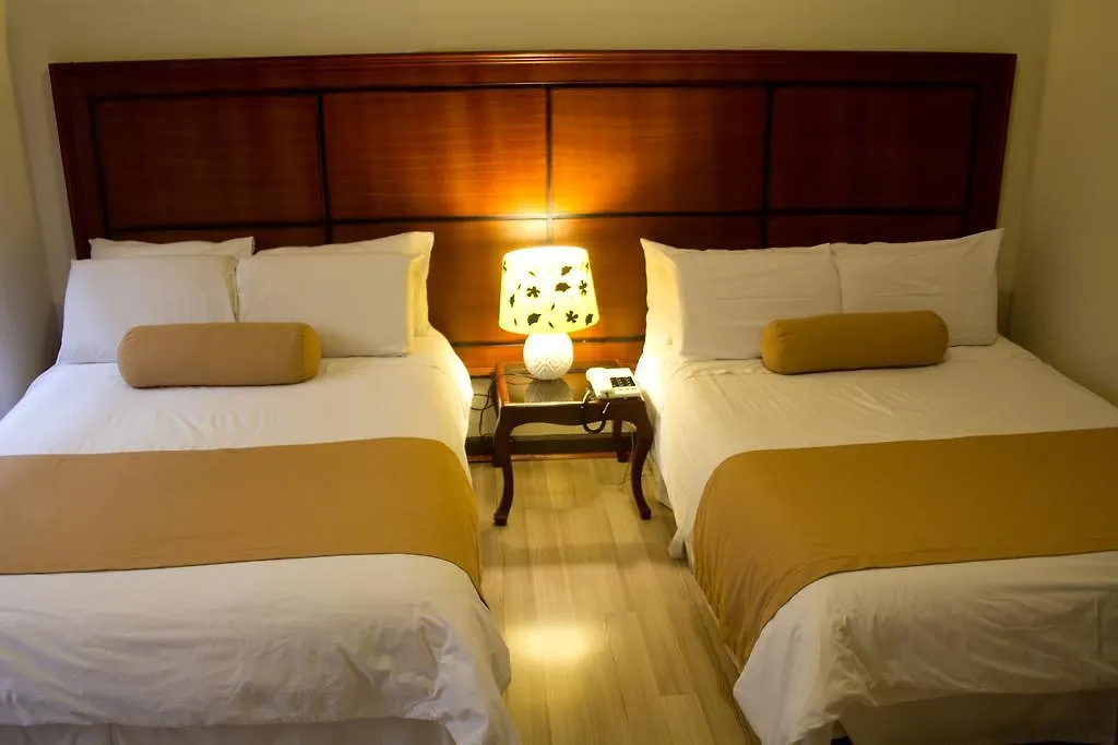 Hotel Cuenca 3*,